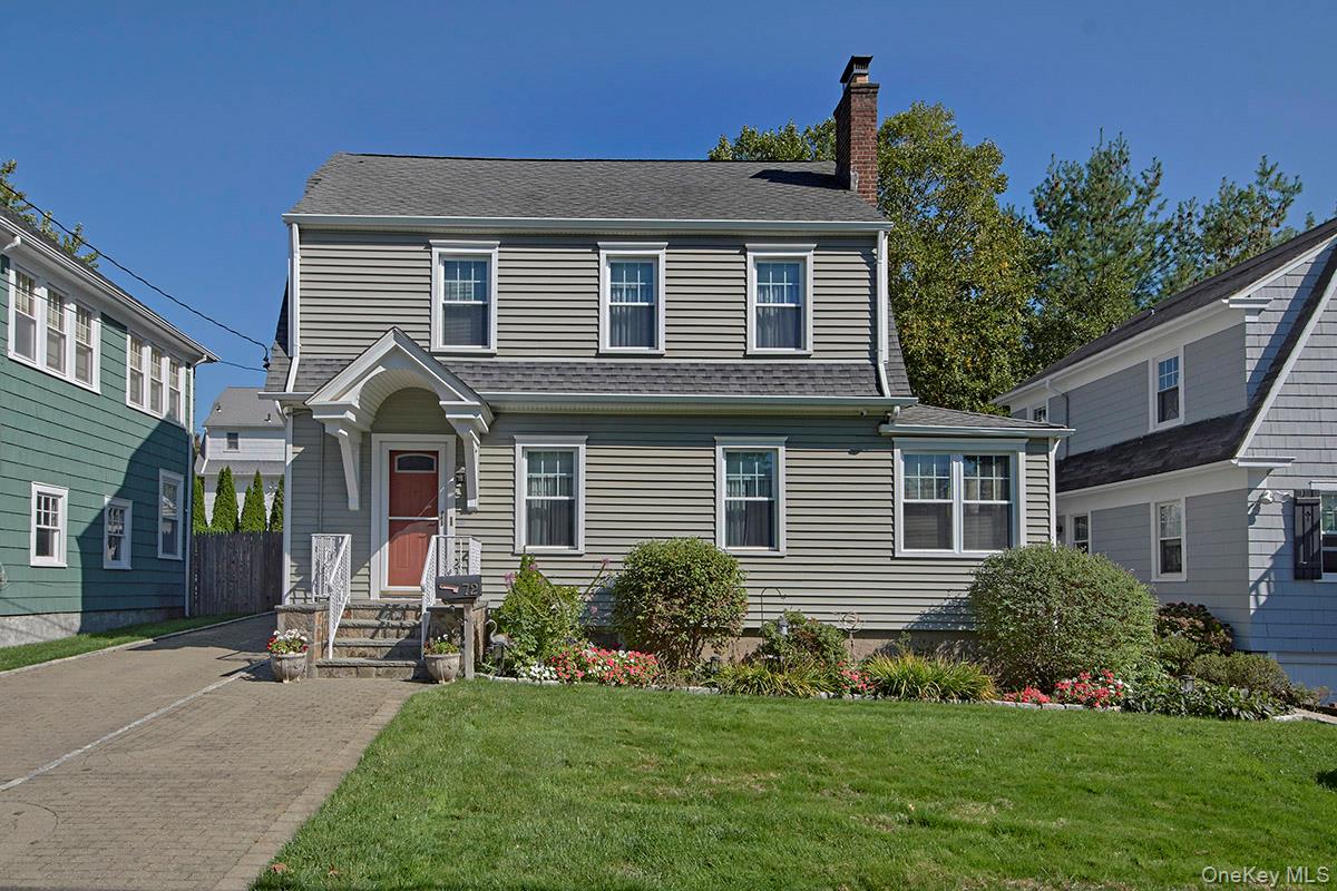 Welcome to the Highlands!  Charming three bedroom, One and a half bath...