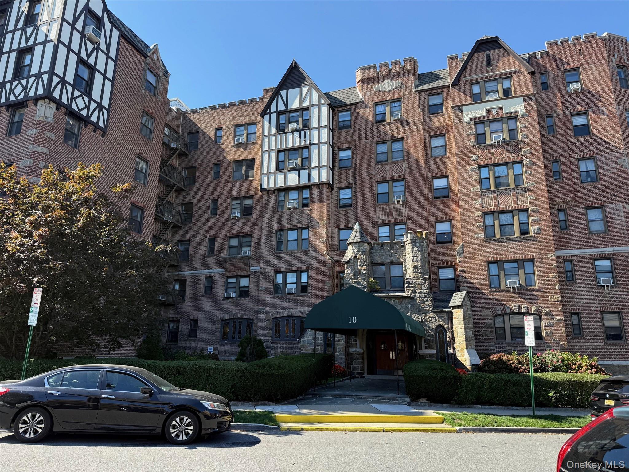 Oversized 3 bedroom, 2 full bath unit in the desirable Bristol House....