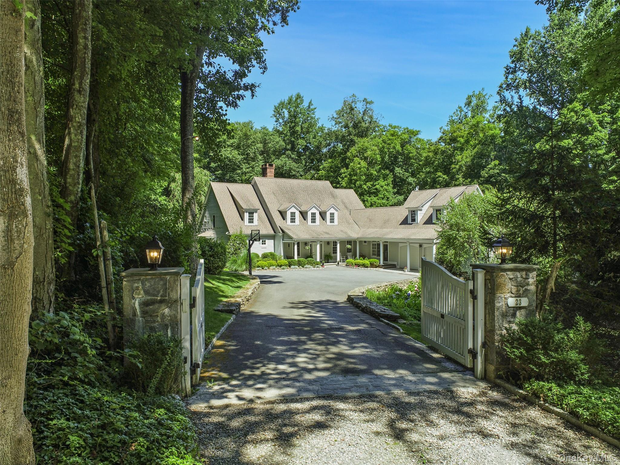 SOPHISTICATED FARMHOUSE - Impeccably appointed and sophisticated Count...