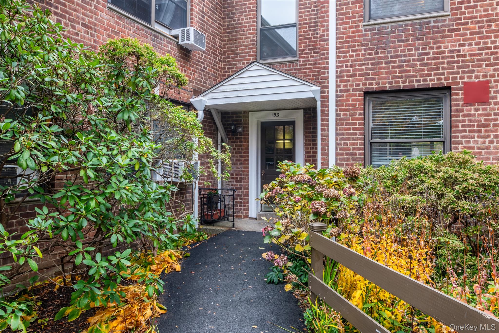 Just a 5-minute walk to the Metro-North, this fully renovated first-fl...
