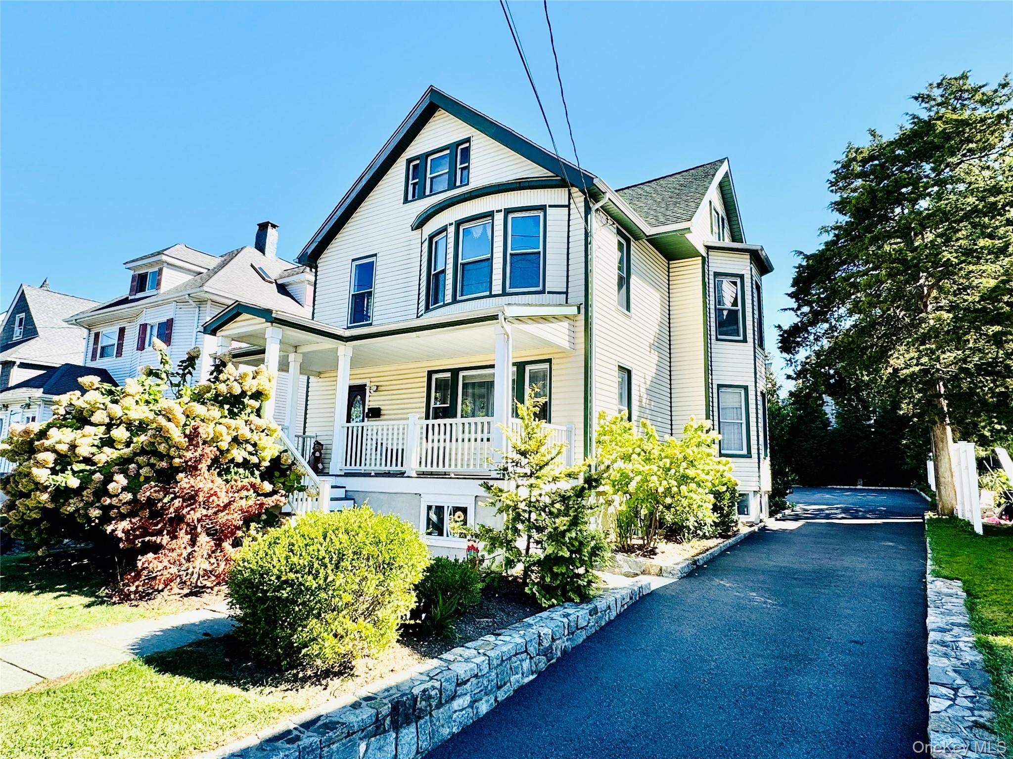 Beautifully Renovated Colonial Home for Rent – Steps from the Hudson R...