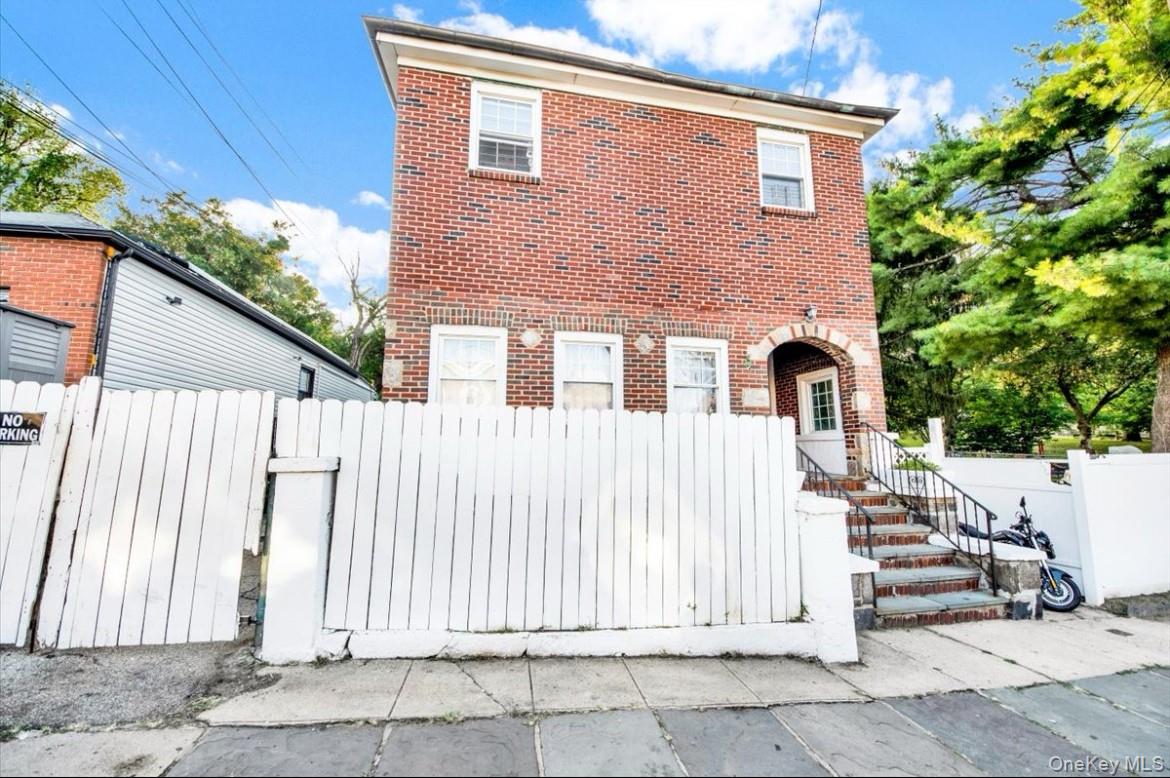 Welcome to 141 Vineyard Avenue, Yonkers, NY 10703 — the Bronx-border g...