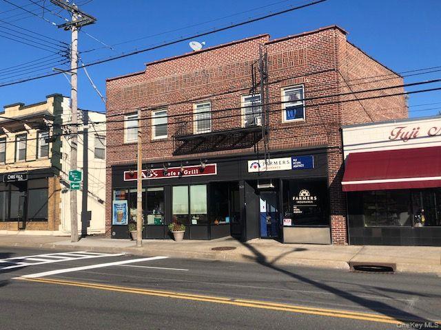 Terrific opportunity for office or retail space in Scarsdale! Convenie...
