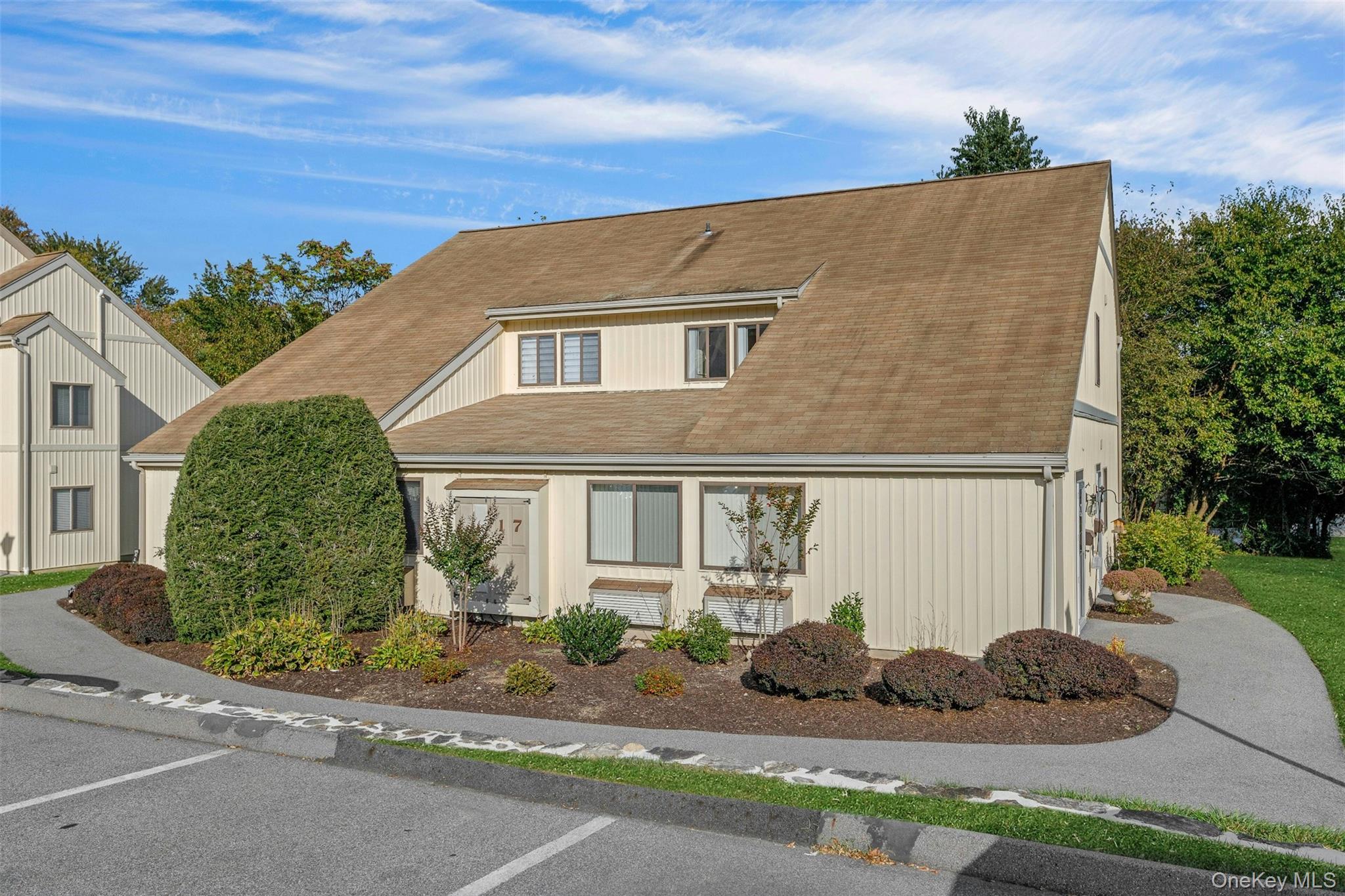 Pet-Friendly Community Living!
Welcome to 17B Cromwell, a well-maintai...