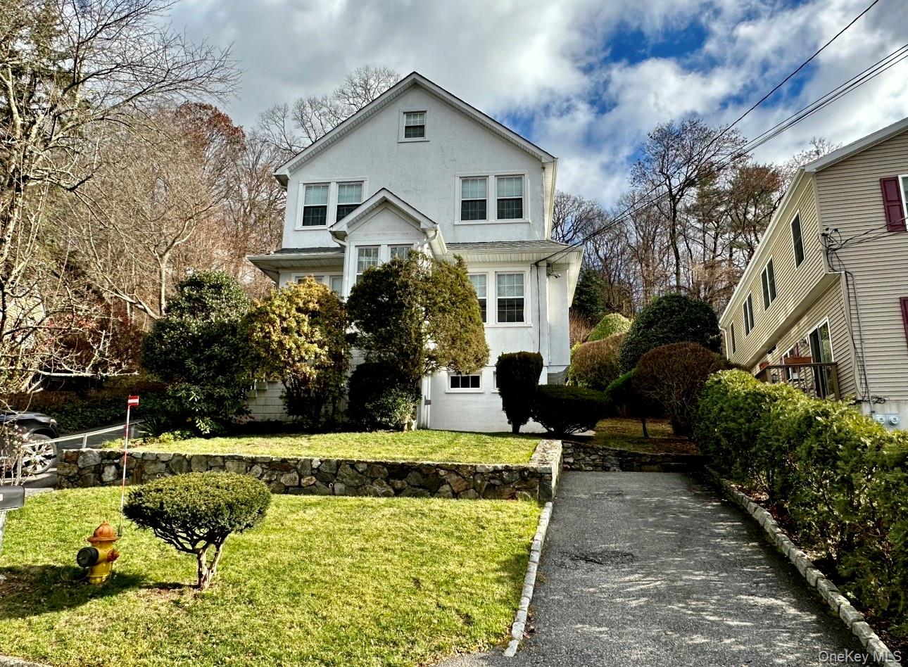 Spacious two-bedroom, one-bathroom apartment in a meticulously kept bu...