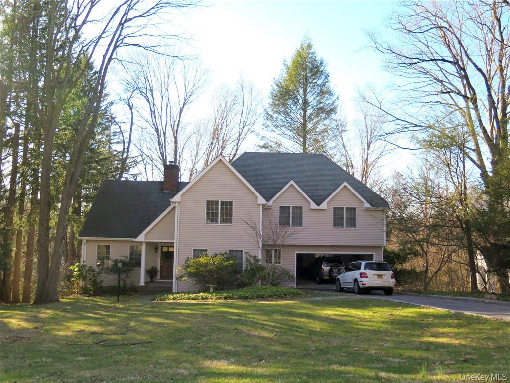 Picture perfect center hall colonial.  Ideal executive rental, walk to...