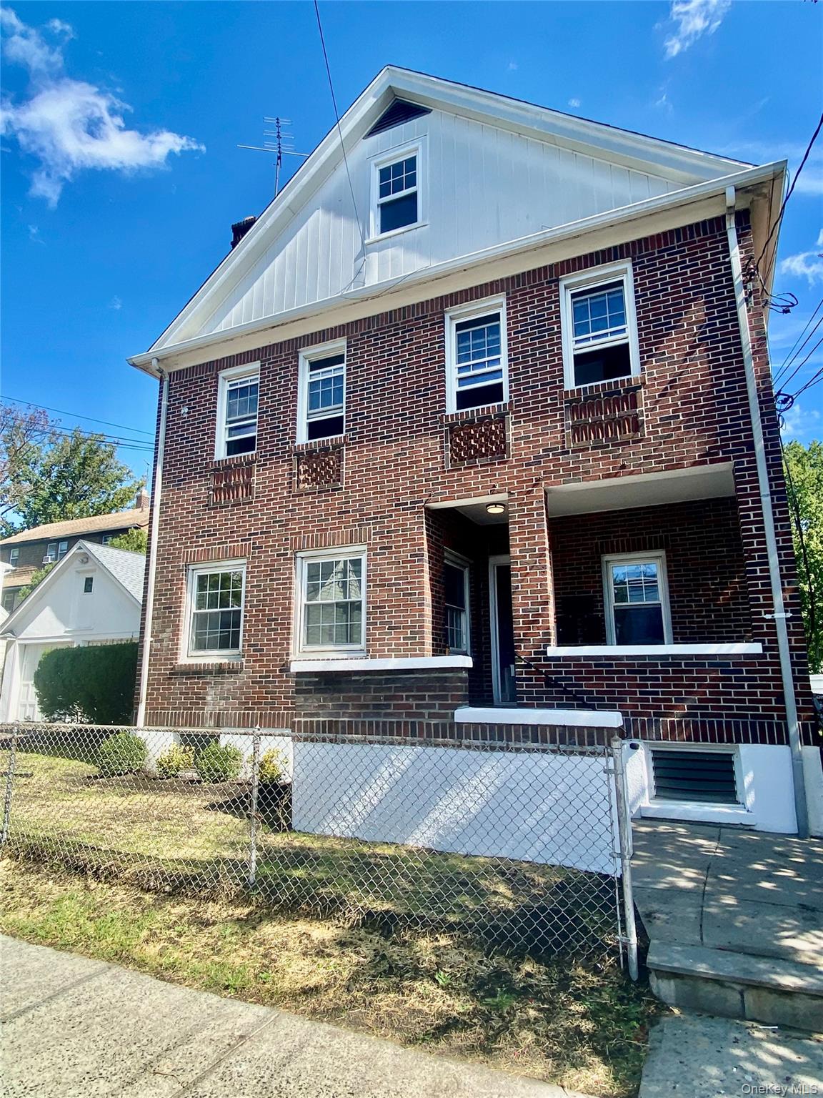 Welcome to 53 Madeleine Ave – Cozy 1-Bedroom Rental in the Heart of Ne...