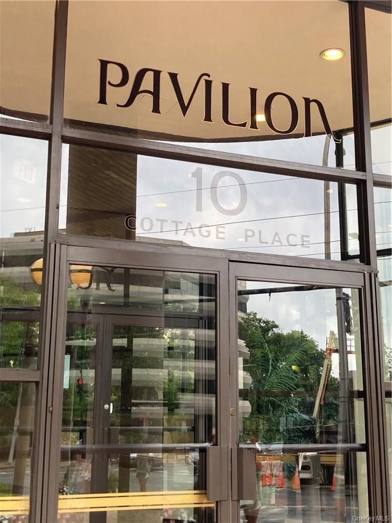 Luxury building, Concierge, Attached Garage Parking, Penthouse Fitness...