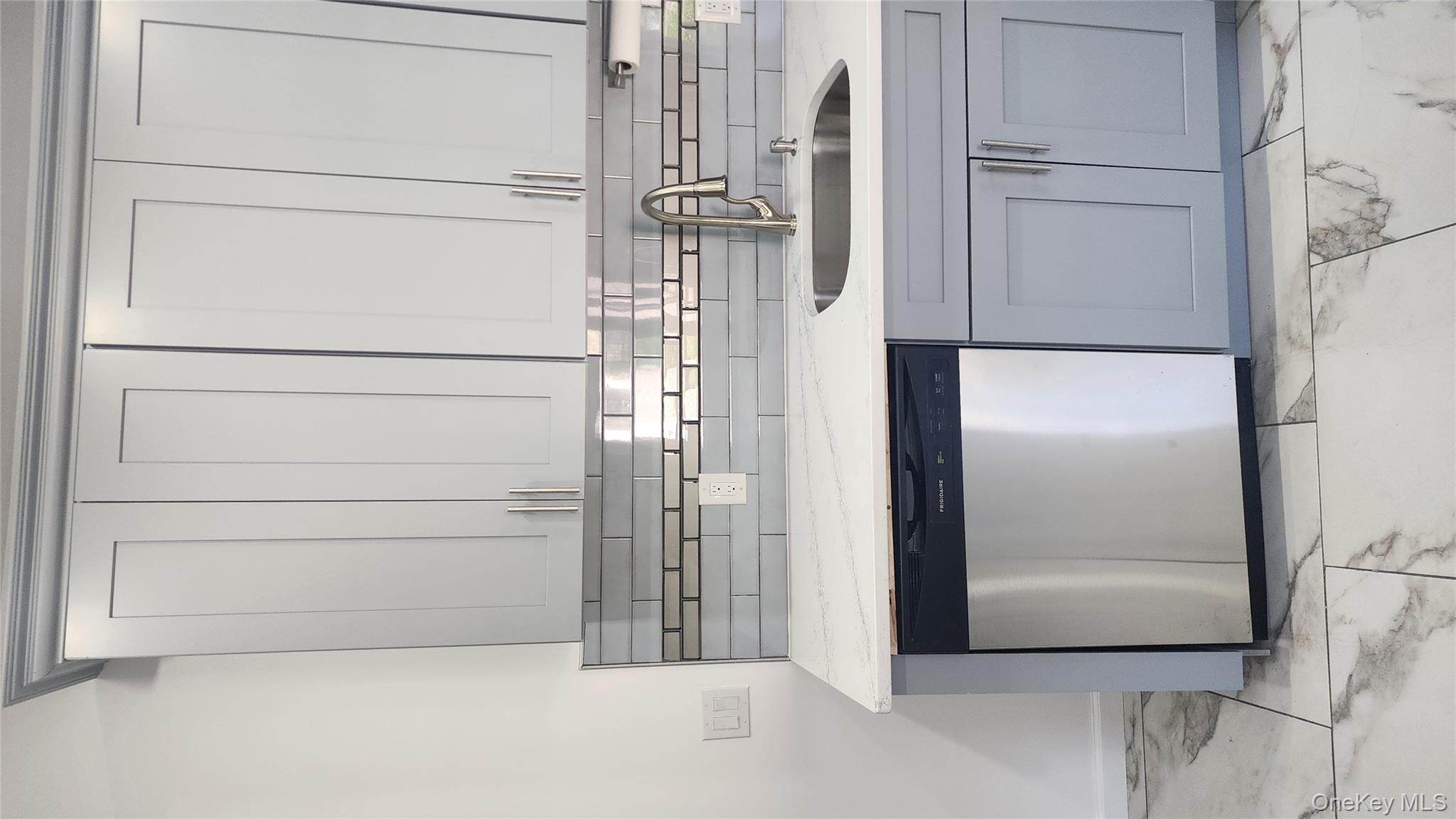 Stylish, sunny and bright duplex totally&#160;renovated, located in tw...