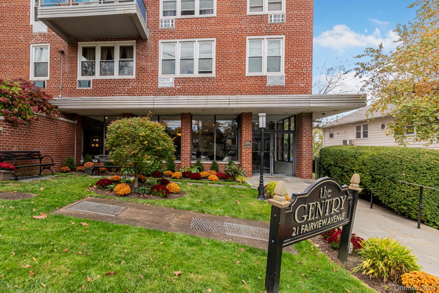 Perfect Spacious One Bedroom in the Heart of the Village of Tuckahoe w...