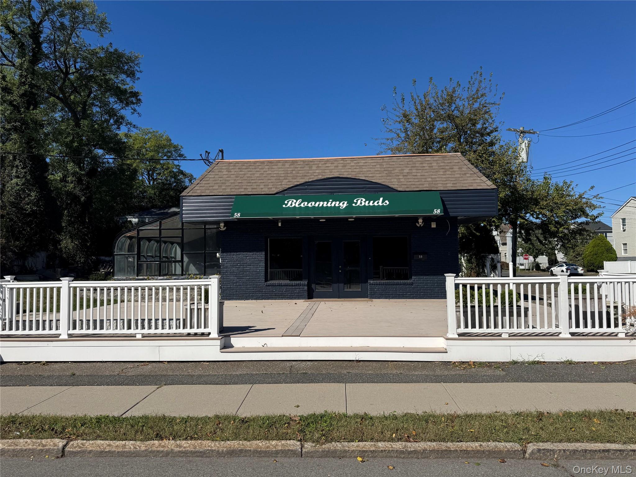 Commercial property for lease on highly visible and high traffic locat...