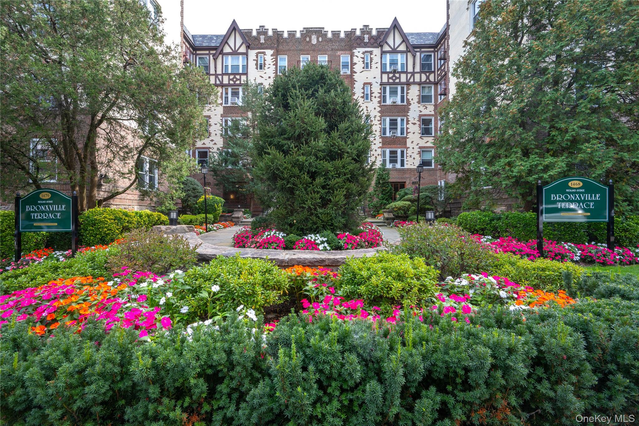Welcome to Bronxville Terrace, a very popular financially sound coop w...