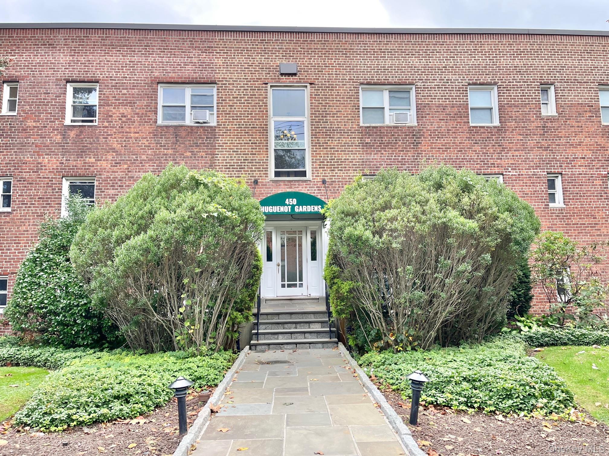 Beautifully Renovated One Bedroom One Bath Co-op for Rent in Sough Aft...