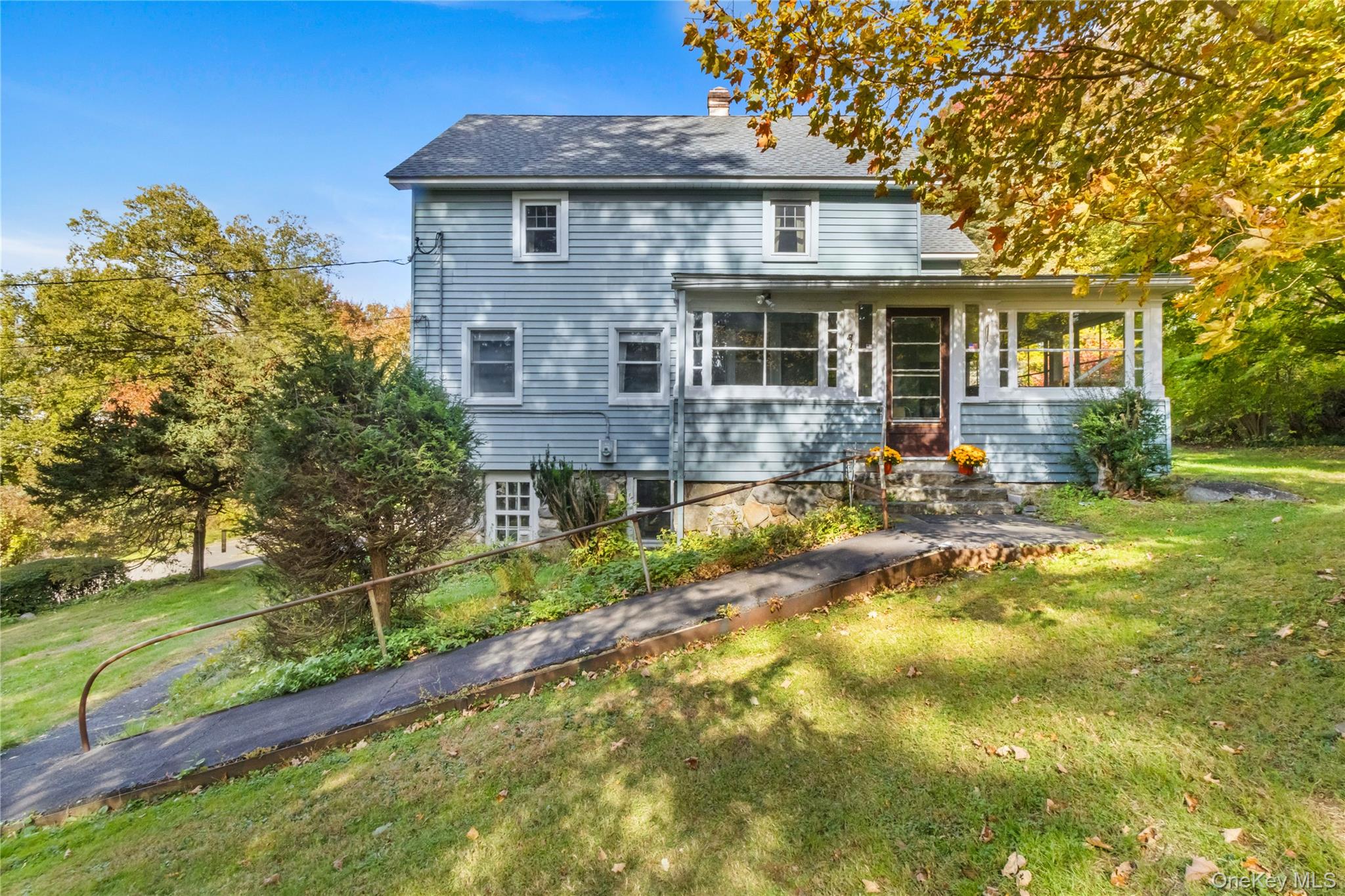 Welcome to this inviting Colonial Farmhouse in the award-winning Byram...