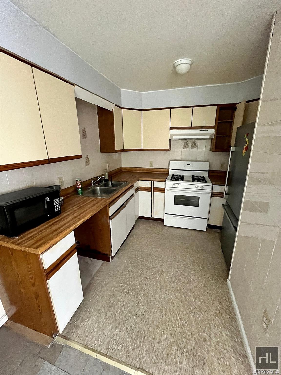 Wonderful 2-Family Home for Sale

This charming and well-maintained 2-...
