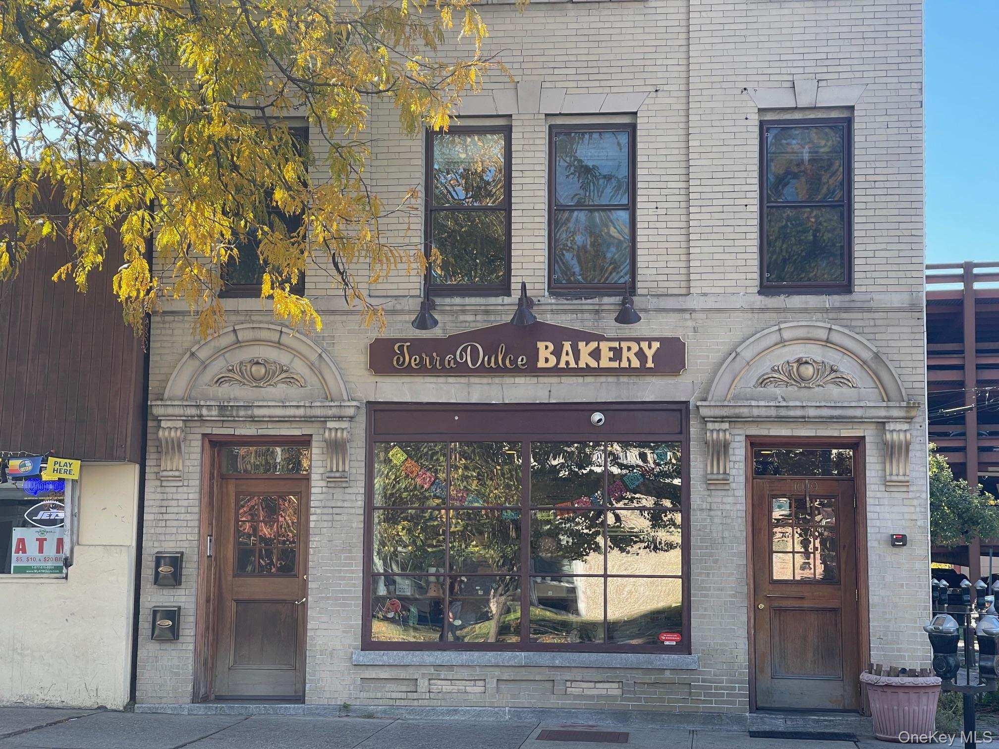 Enjoy vibrant downtown living in this beautiful 2 bedroom, 2 full bath...