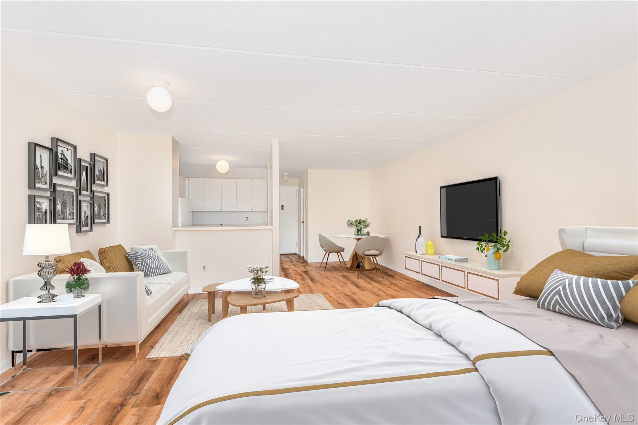 Perfect Rental for Commuters – Stunning River Views!
Enjoy waterfront...