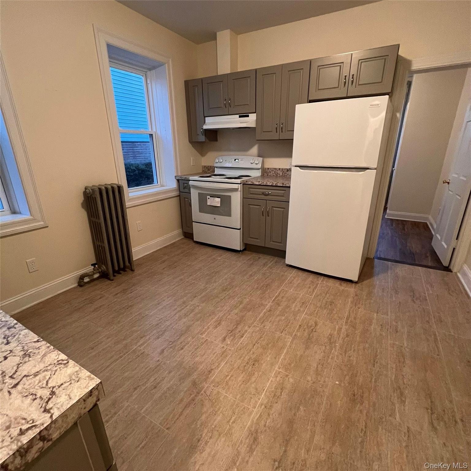 Beautiful, spacious and newly renovated 2 bedroom in Mount Vernon -- M...