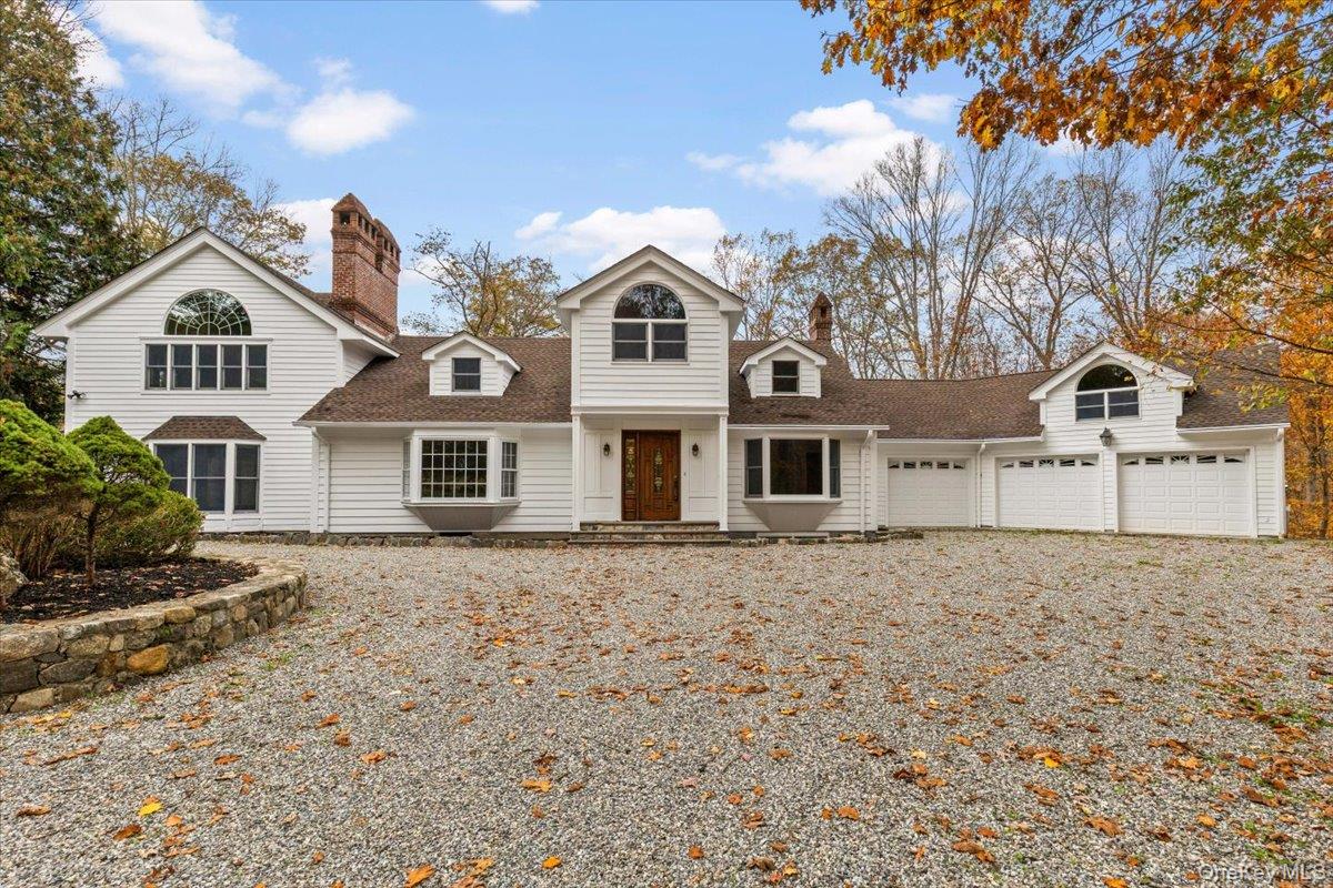 Gorgeous, Colonial style home with 4-bedrooms, 4.5 bathrooms, living r...