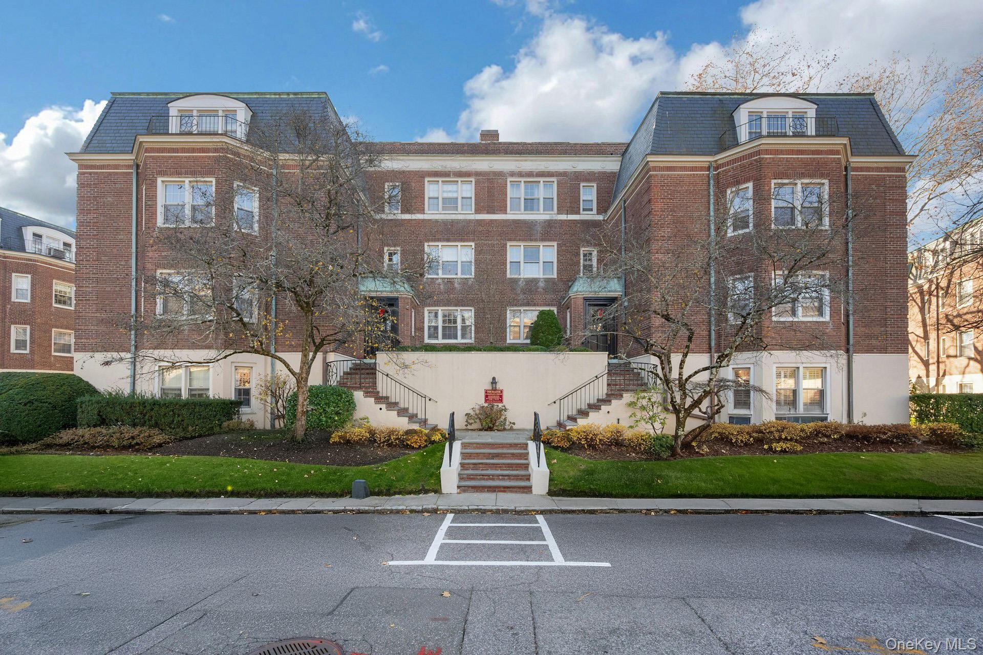 Welcome home to this rare one-bedroom apartment in the sought-after Sc...
