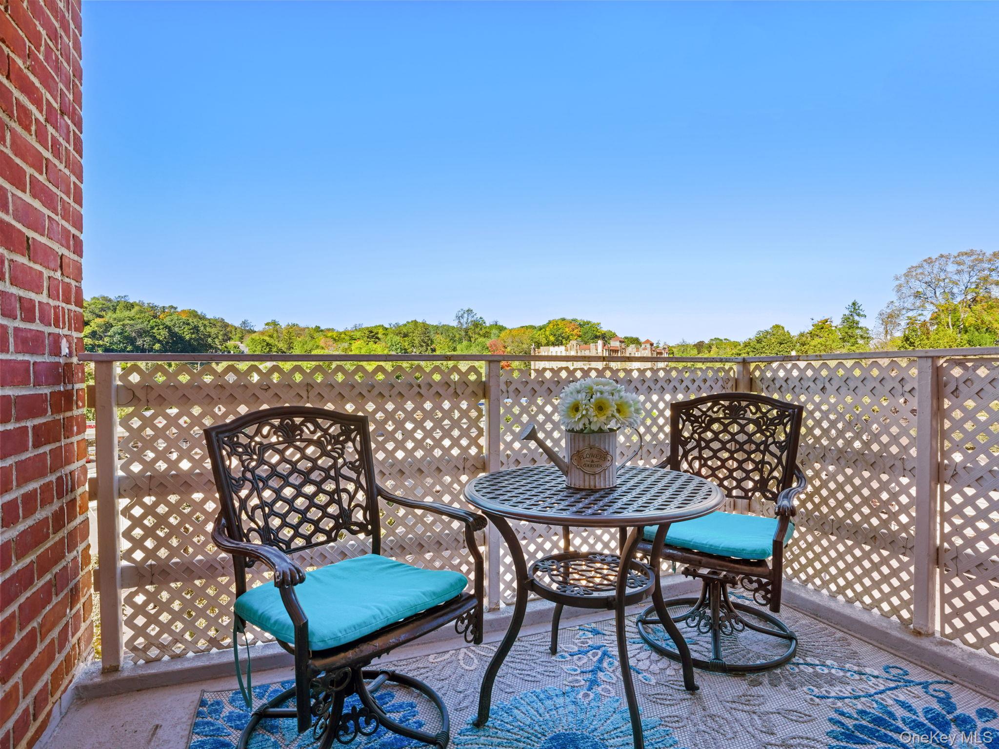 Commuter's Dream! A nicely updated Junior 4 apartment!  Fourth floor u...