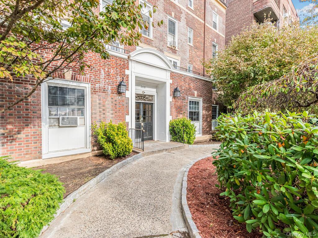 Welcome to this move in ready beautifully remodeled 1-bedroom, 1-bath...