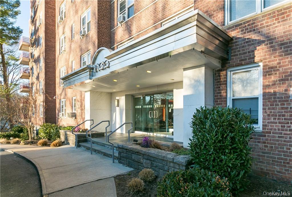 Must-See Renovated Condos in Bronxville PO. This beautifully renovated...