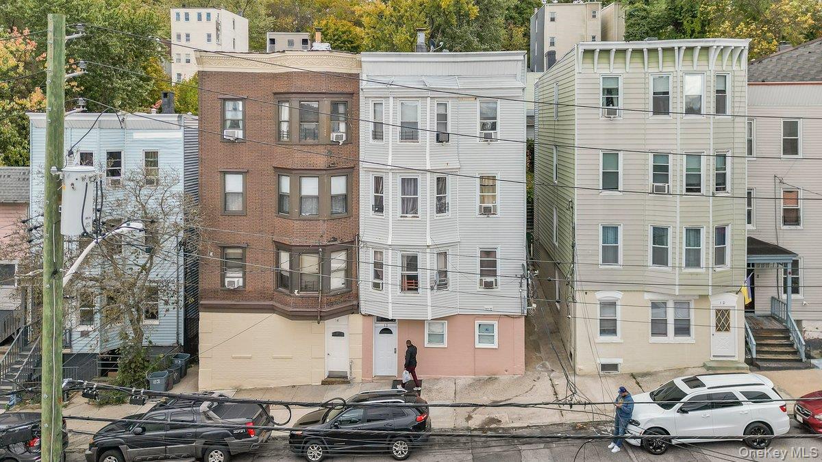 Discover a terrific opportunity to own a wonderful Investment property...