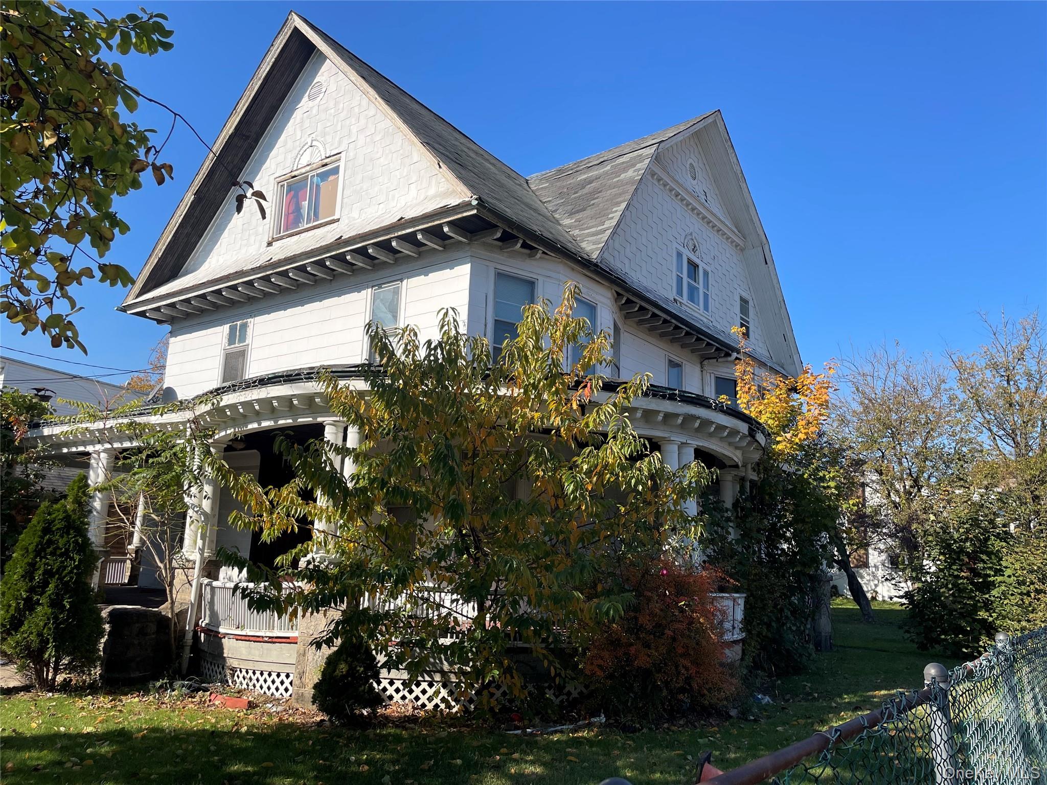 Single Family in the heart of Park Hill - Yonkers, A  Zoning. Great or...