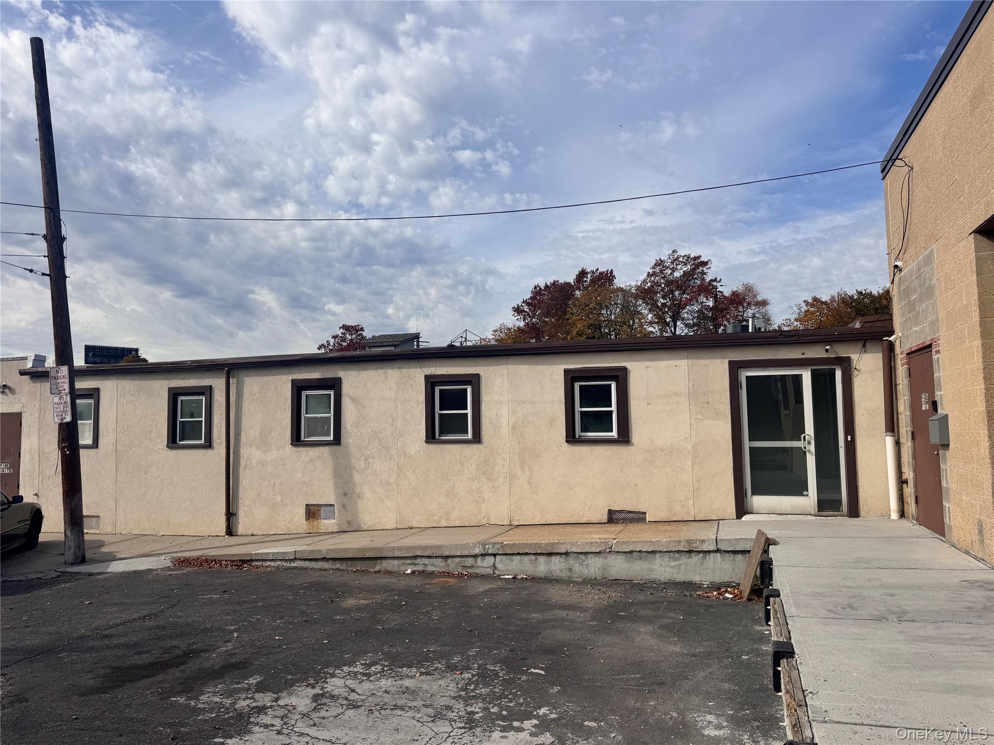 Approximately 1,400 SF of flexible commercial space in the heart of Do...
