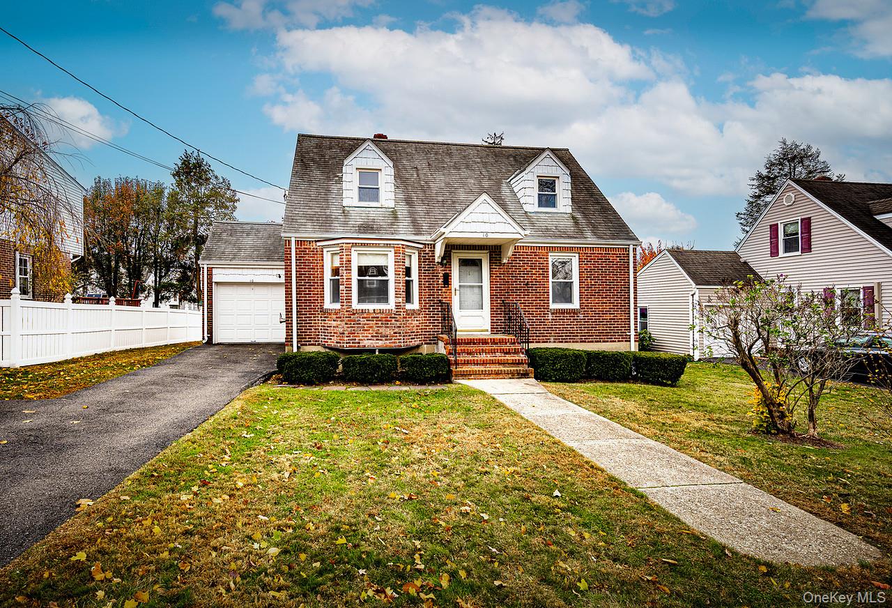 Nestled on a lovely tree-lined street in Rye Brook, this 3-bedroom, 1-...
