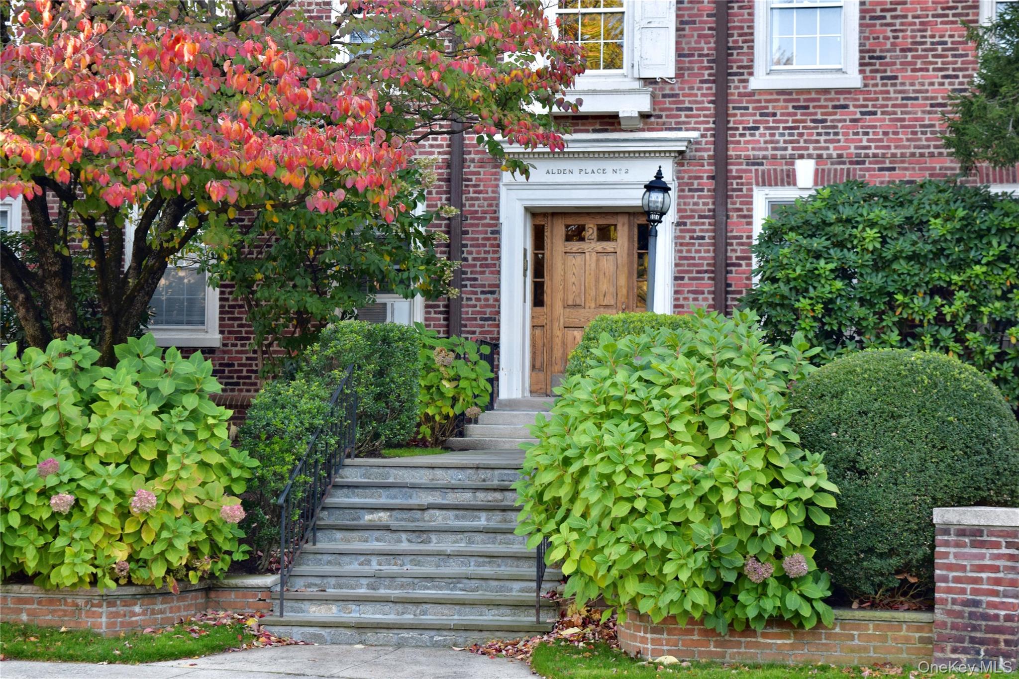 Elegant main floor, two bedroom Bronxville Village coop in gracious Ge...