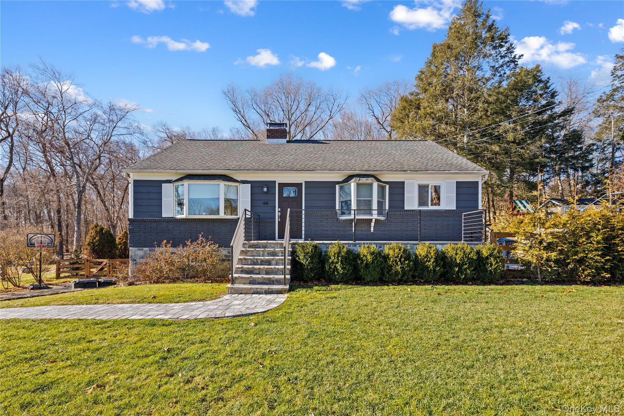 Charming Country Retreat for Pet Lovers in North Salem!
Welcome to 44...