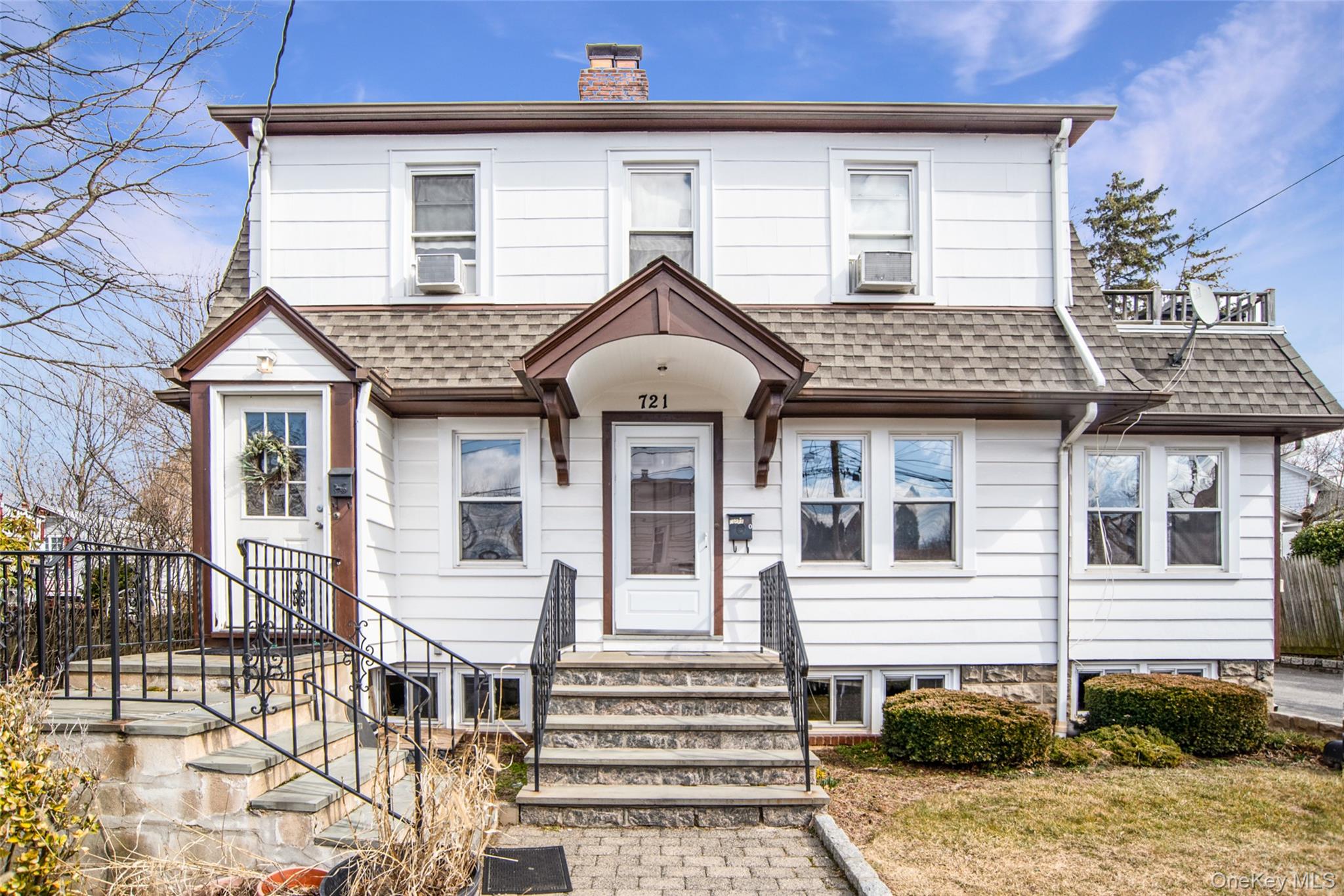 Discover the charm of the Rye Neck neighborhood in Mamaroneck! This be...