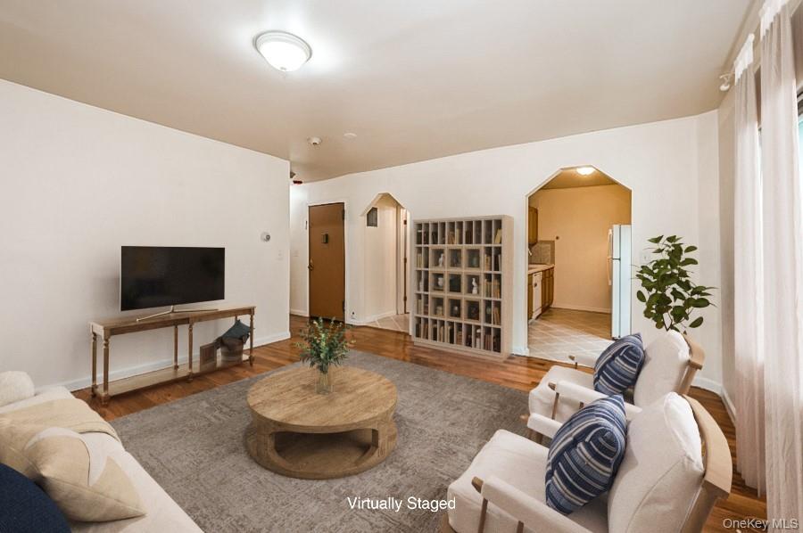 .Find uncompromising convenience in this Spacious 2 bedroom just a sho...