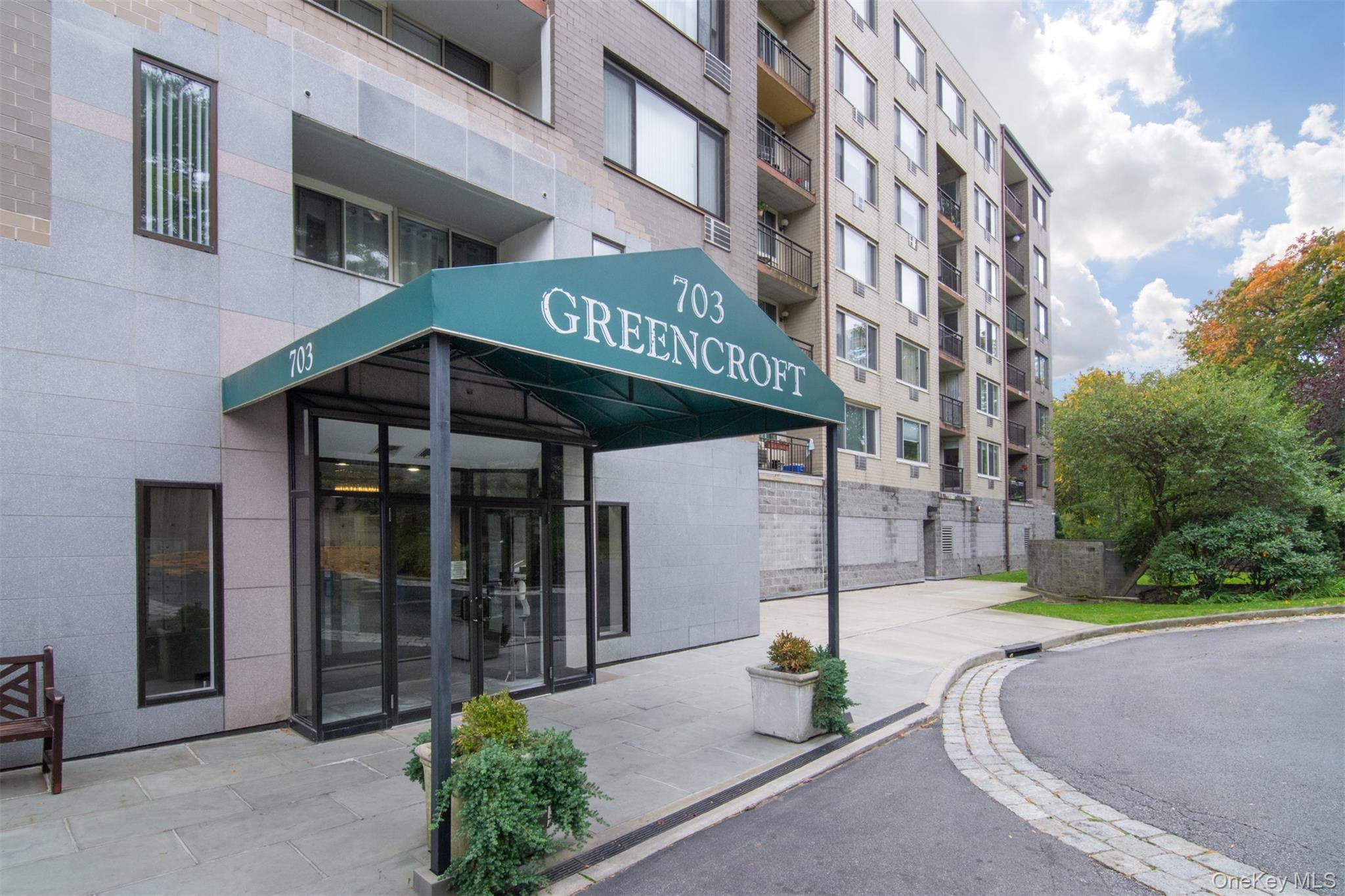 Experience easy, elegant living in this bright and spacious 1-bedroom,...