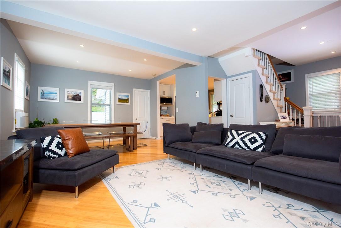 Come live in this beautiful 4 bedroom Dutch Colonial with renovated ki...