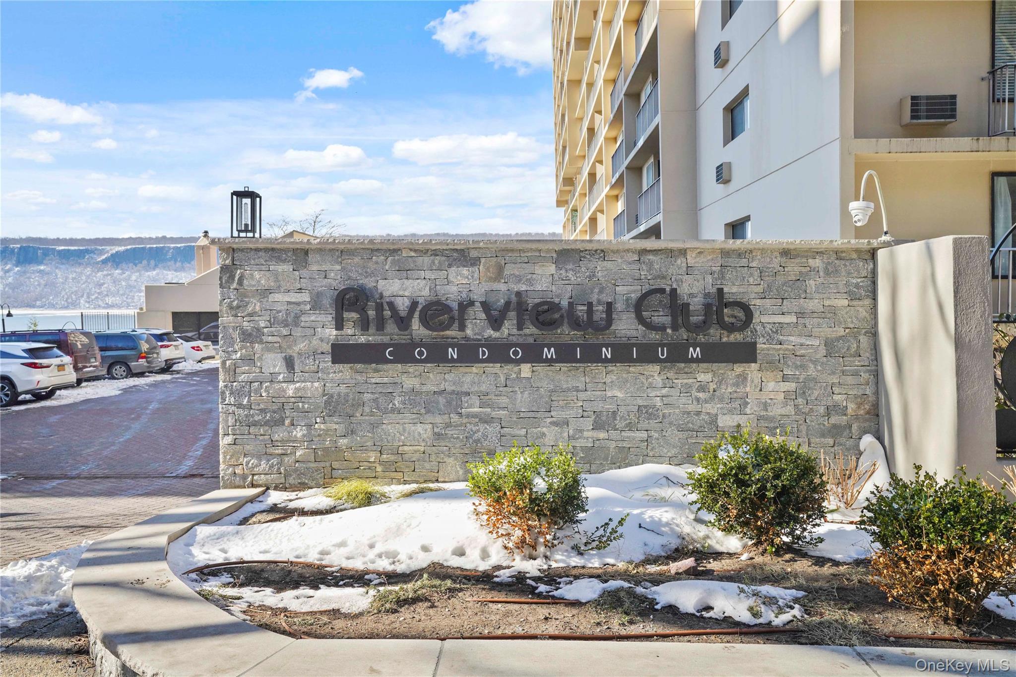 Resort style apartment with gorgeous view of the Hudson River and Pali...