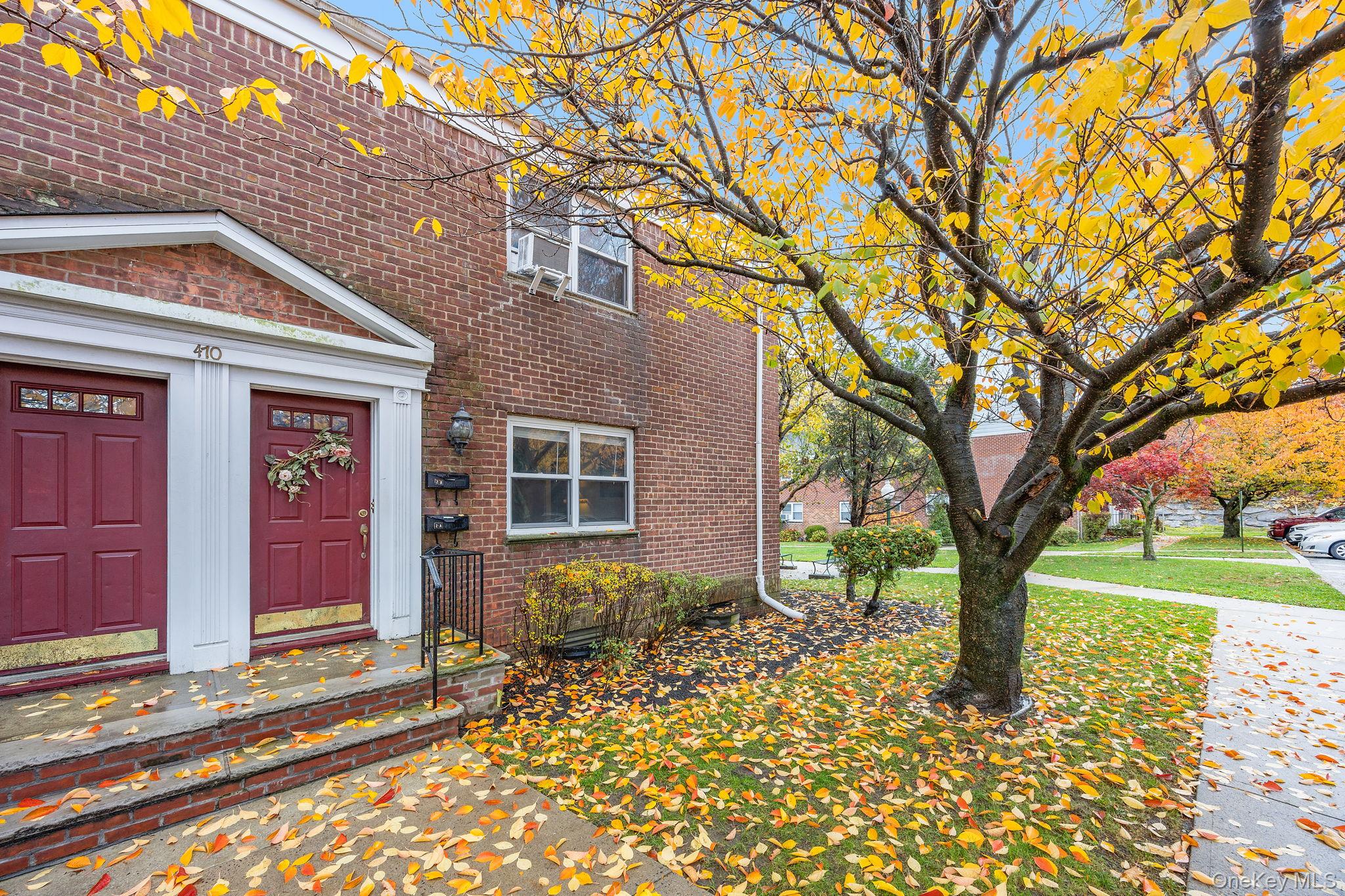 Welcome home to this bright and spacious 1-bedroom unit located in a q...