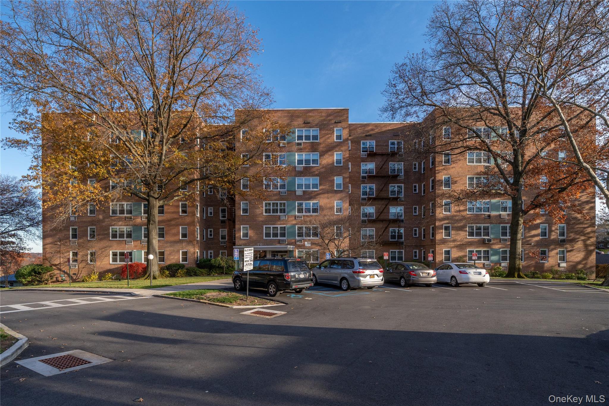 Welcome to 76 Dehaven!  This bright and sunny 2 bed/2 bath apartment h...