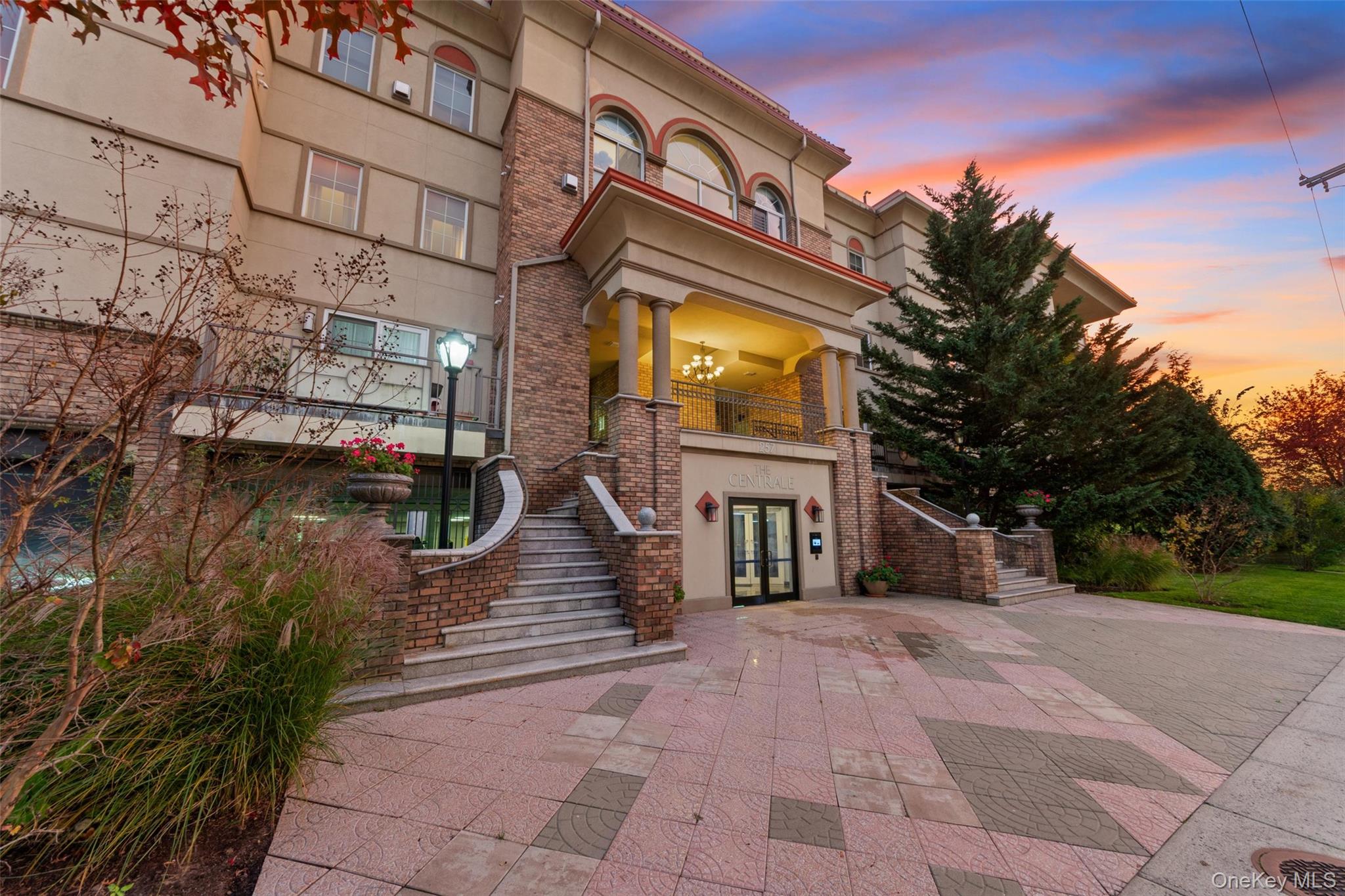 Seize the opportunity to own this spacious 2 bedroom, 2 bath condo ide...