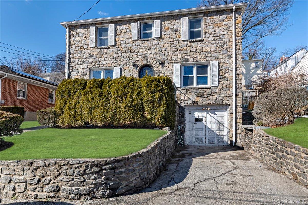 ?? Historic Park Hill Perfection: Luxurious 2-Bedroom Rental
MUST-SEE!...