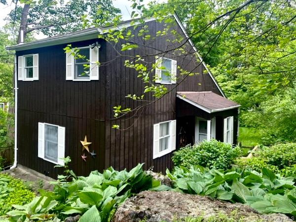 Tucked away on a quiet cul-de-sac, this private, charming one-bedroom...