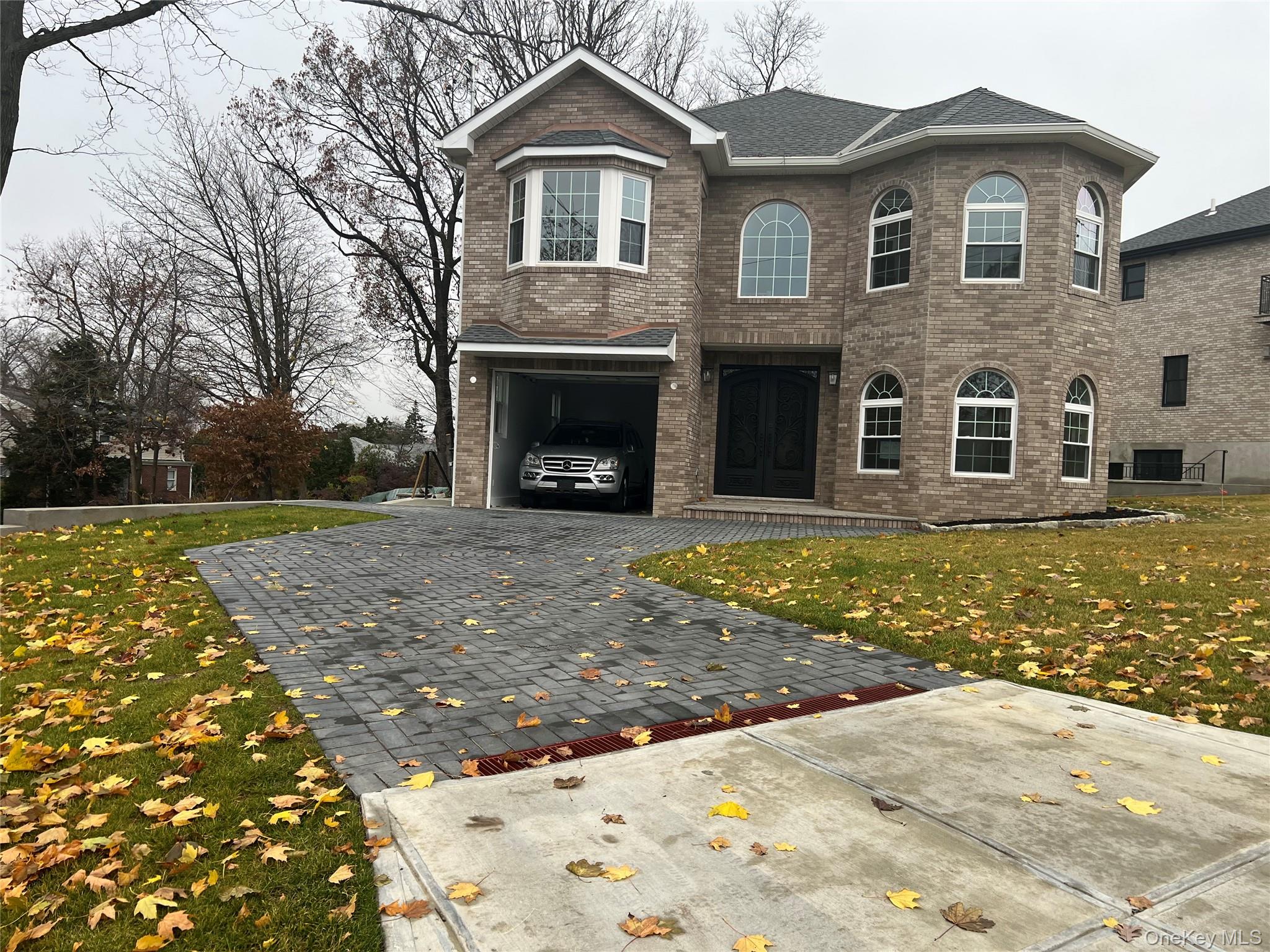 Come and see this beautiful new constructed fully brick home.  The fro...