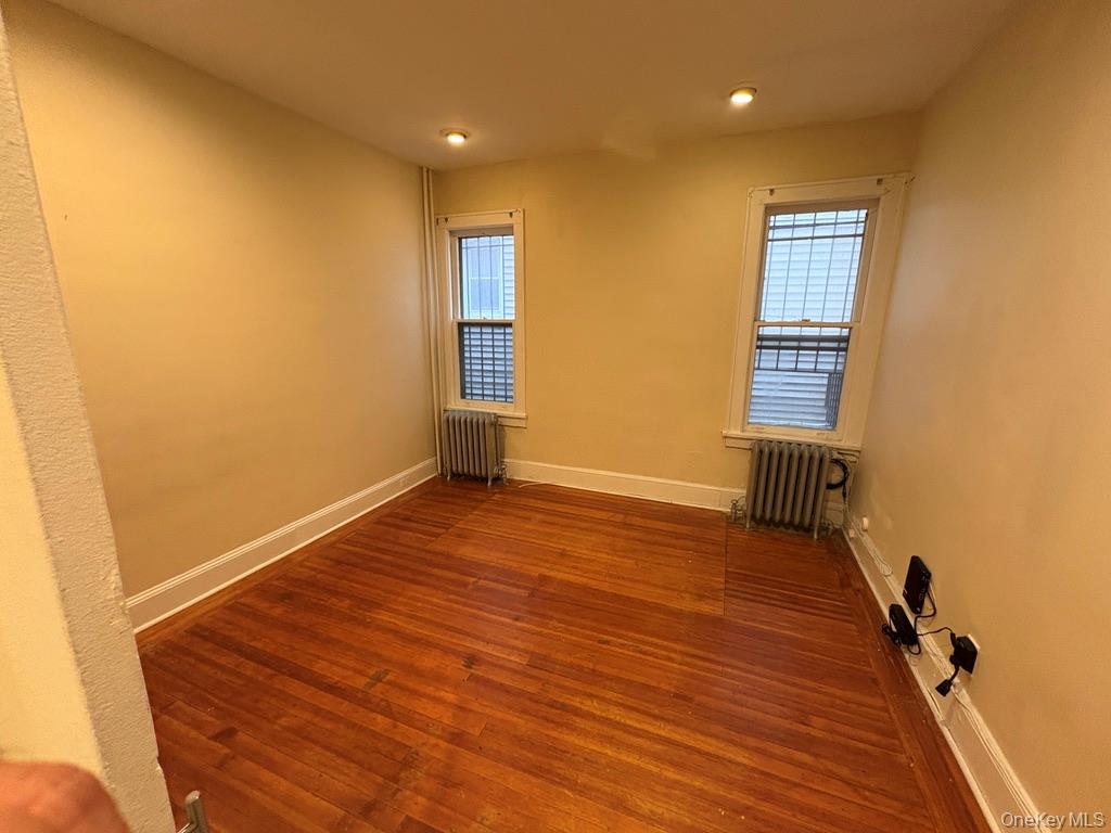 2-Bedroom Apartment in Yonkers - Available Now

Spacious living room...