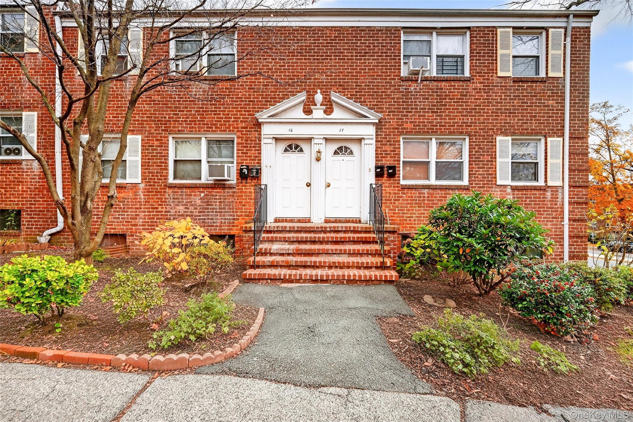 Welcome to Shawnee Gardens, a sought-after condominium community offer...