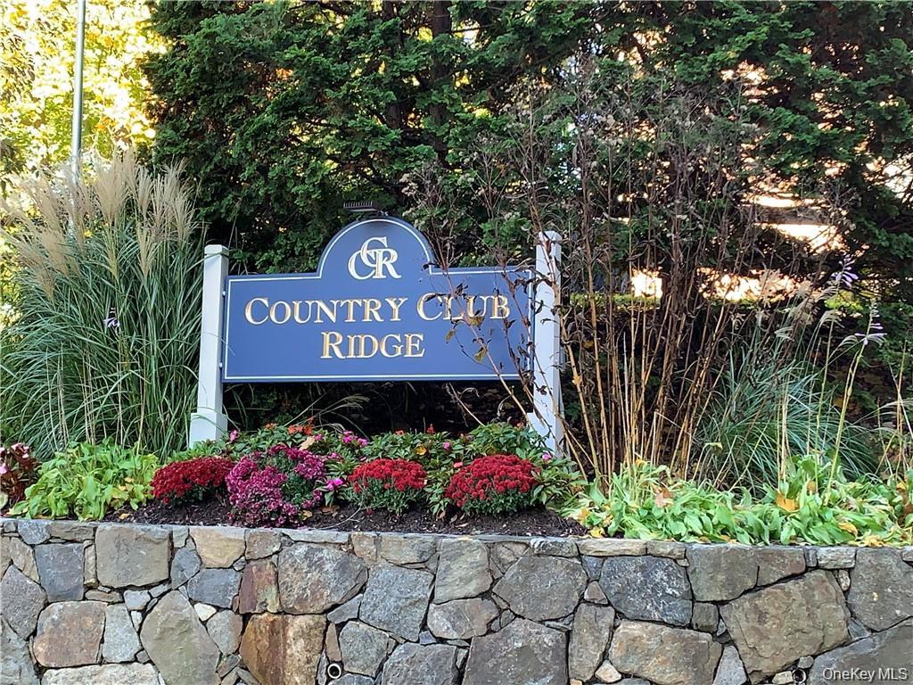Welcome to Country Club Ridge!
This spacious Sponsor Unit is ready for...