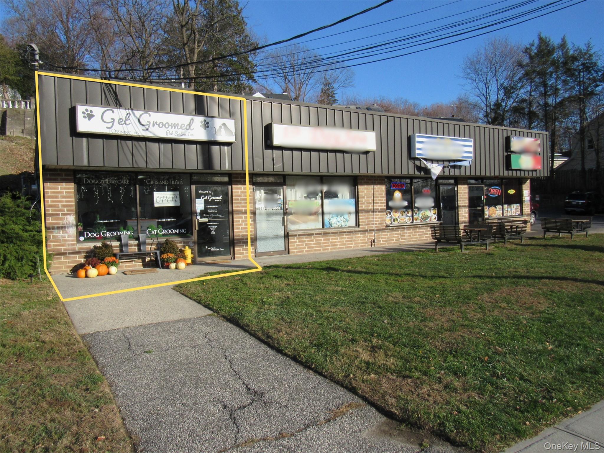 Great opportunity to relocate or open your business! This +/- 900 sq....