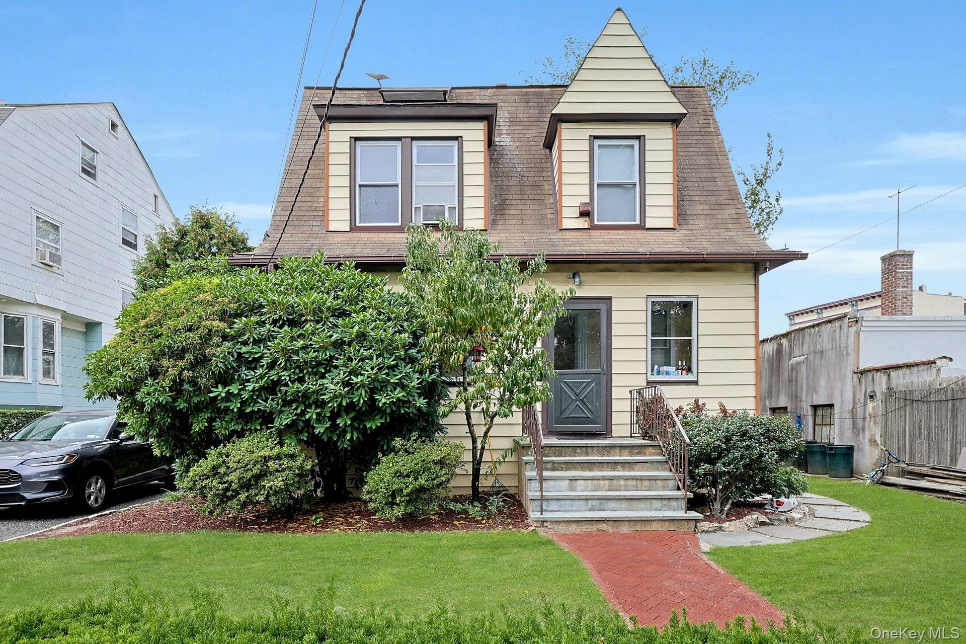 This charming 2,599 sf Victorian style residence is ready for its next...