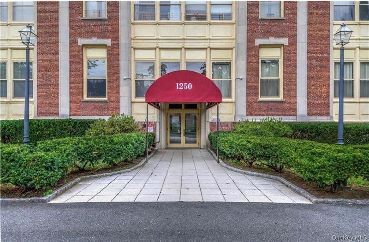 Welcome to 1250 North Ave, Apt 309 — a bright and unique duplex-style...